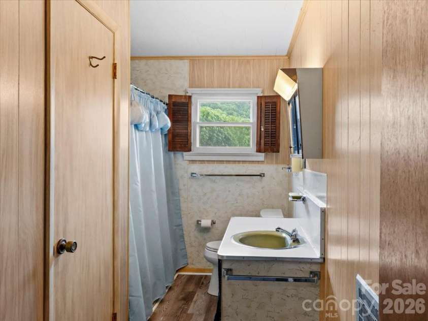 198 Florida Hill Drive, Green Mountain, NC 28740.  MLS# CAR4403043, YatesRealty ID 46172. 