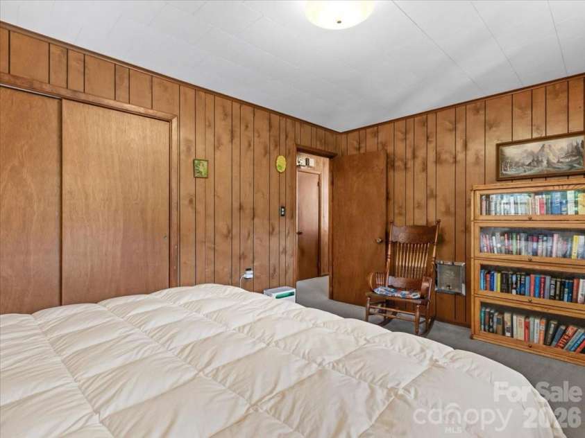 198 Florida Hill Drive, Green Mountain, NC 28740.  MLS# CAR4403043, YatesRealty ID 46172. 