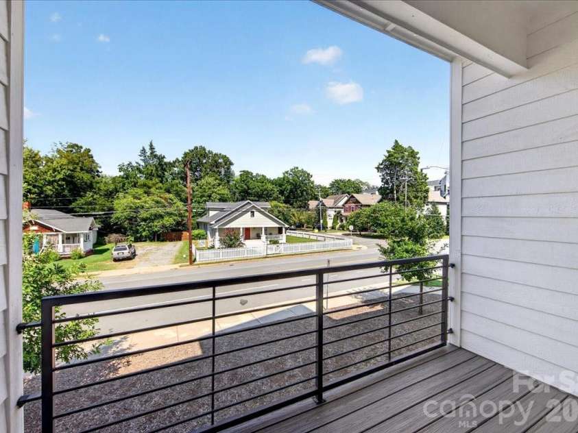 1146 36th Street, Charlotte, NC 28205.  MLS# CAR4417259, YatesRealty ID 46173. 