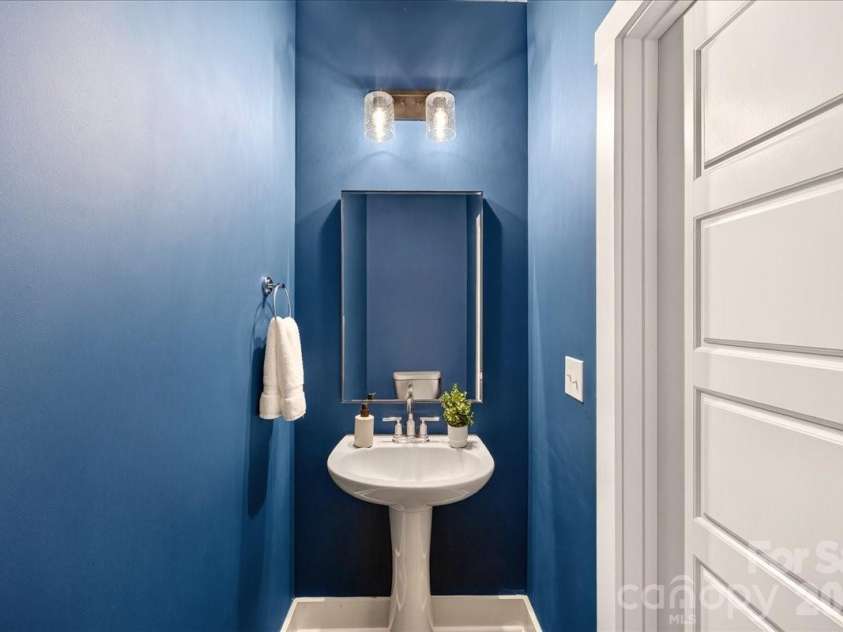1146 36th Street, Charlotte, NC 28205.  MLS# CAR4417259, YatesRealty ID 46173. 