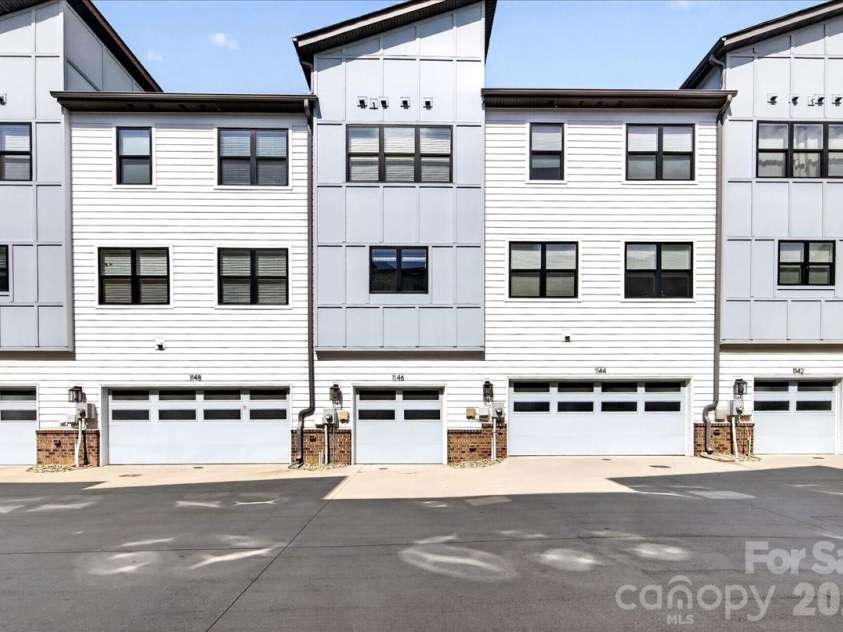 1146 36th Street, Charlotte, NC 28205.  MLS# CAR4417259, YatesRealty ID 46173. 