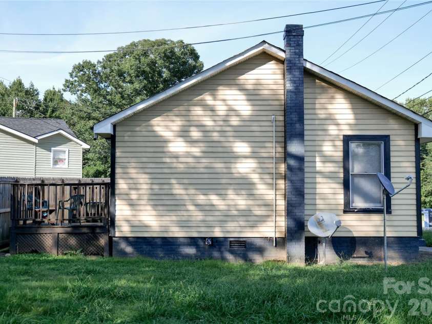 1595 Long Street, Salisbury, NC 28144.  MLS# CAR4414820, YatesRealty ID 46174. 