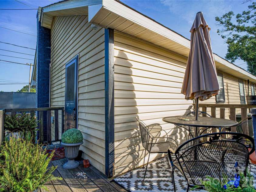 1595 Long Street, Salisbury, NC 28144.  MLS# CAR4414820, YatesRealty ID 46174. 
