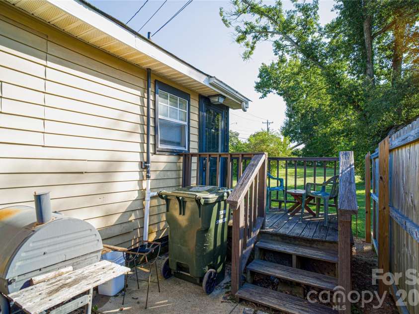1595 Long Street, Salisbury, NC 28144.  MLS# CAR4414820, YatesRealty ID 46174. 