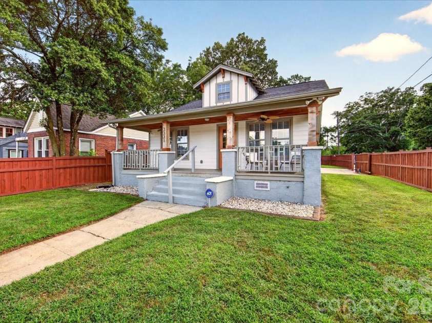 3331 Tuckaseegee Road, Charlotte, NC 28208.  MLS# CAR4417072, YatesRealty ID 46175. 