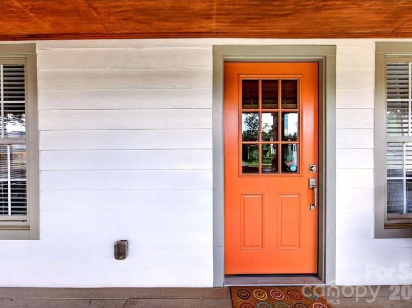 3331 Tuckaseegee Road, Charlotte, NC 28208.  MLS# CAR4417072, YatesRealty ID 46175. 