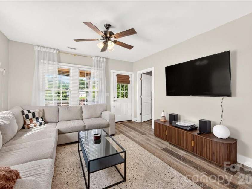 3331 Tuckaseegee Road, Charlotte, NC 28208.  MLS# CAR4417072, YatesRealty ID 46175. 