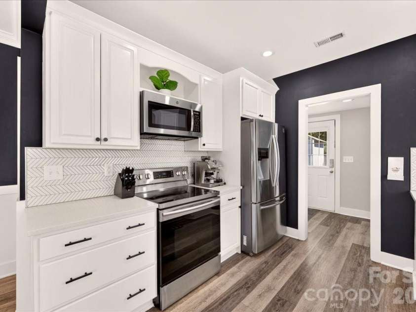 3331 Tuckaseegee Road, Charlotte, NC 28208.  MLS# CAR4417072, YatesRealty ID 46175. 