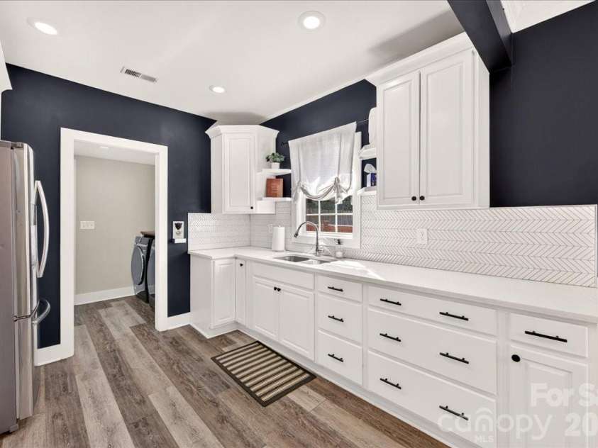 3331 Tuckaseegee Road, Charlotte, NC 28208.  MLS# CAR4417072, YatesRealty ID 46175. 