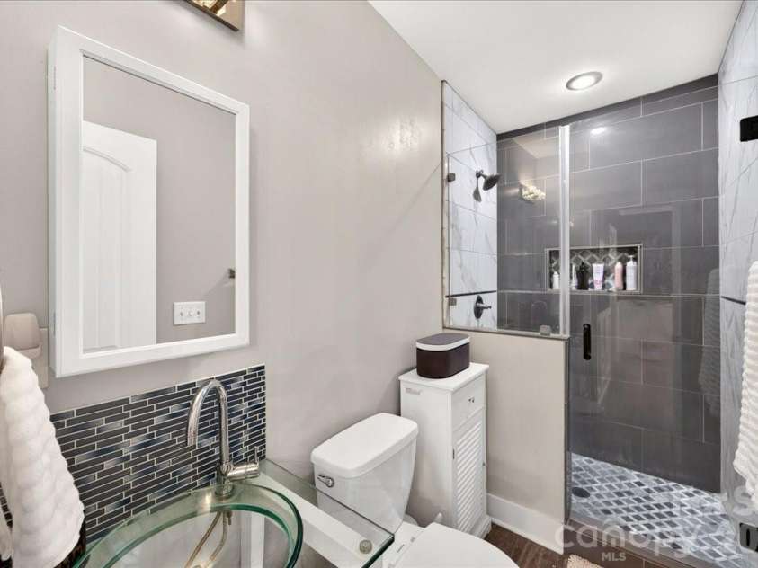 3331 Tuckaseegee Road, Charlotte, NC 28208.  MLS# CAR4417072, YatesRealty ID 46175. 