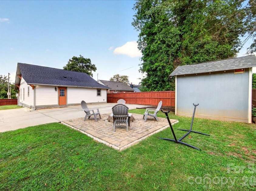 3331 Tuckaseegee Road, Charlotte, NC 28208.  MLS# CAR4417072, YatesRealty ID 46175. 