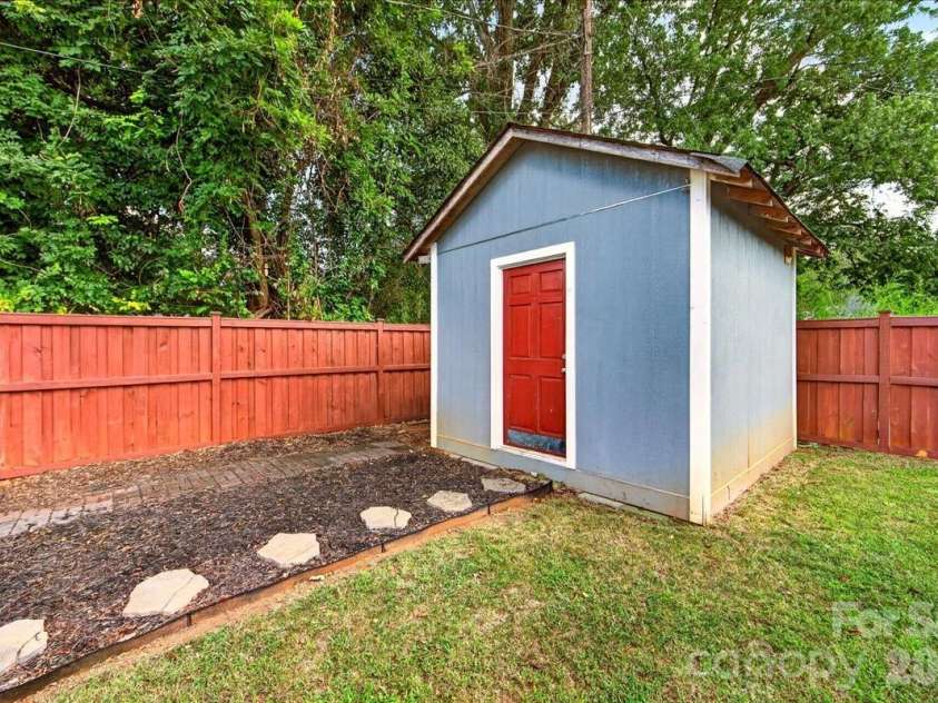 3331 Tuckaseegee Road, Charlotte, NC 28208.  MLS# CAR4417072, YatesRealty ID 46175. 