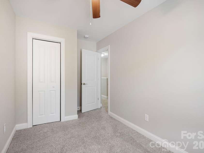 3939 Newhall Drive, Hickory, NC 28601.  MLS# CAR4404380, YatesRealty ID 46176. 