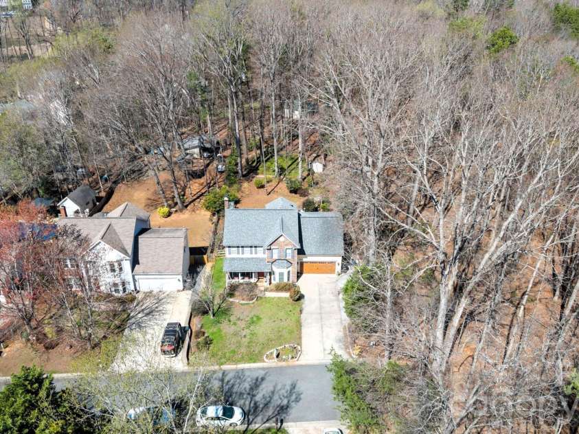13702 Chambray Lane, Charlotte, NC 28278.  MLS# CAR4356054, YatesRealty ID 46177. 