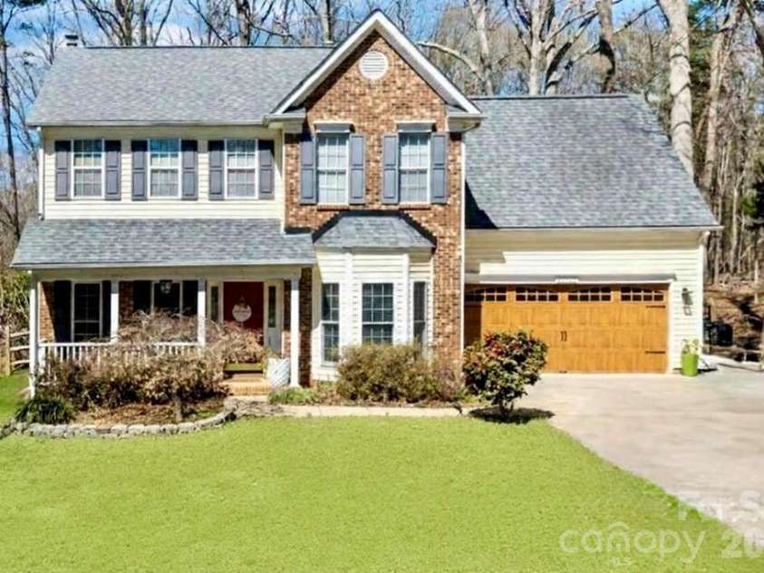 13702 Chambray Lane, Charlotte, NC 28278.  MLS# CAR4356054, YatesRealty ID 46177. 