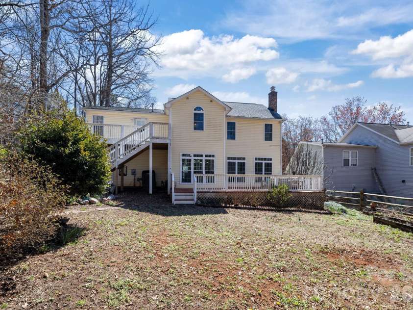 13702 Chambray Lane, Charlotte, NC 28278.  MLS# CAR4356054, YatesRealty ID 46177. Large and private backyard
