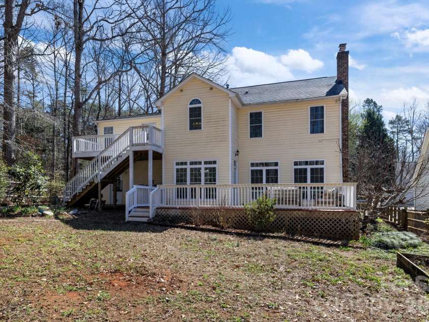 13702 Chambray Lane, Charlotte, NC 28278.  MLS# CAR4356054, YatesRealty ID 46177. Large and private backyard
