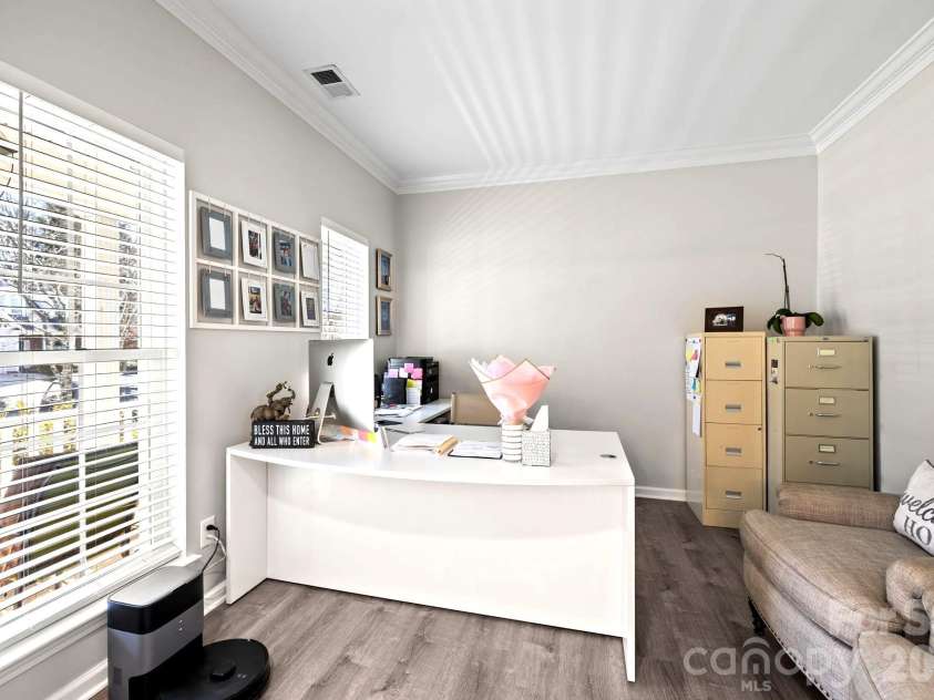 13702 Chambray Lane, Charlotte, NC 28278.  MLS# CAR4356054, YatesRealty ID 46177. Large Home Office