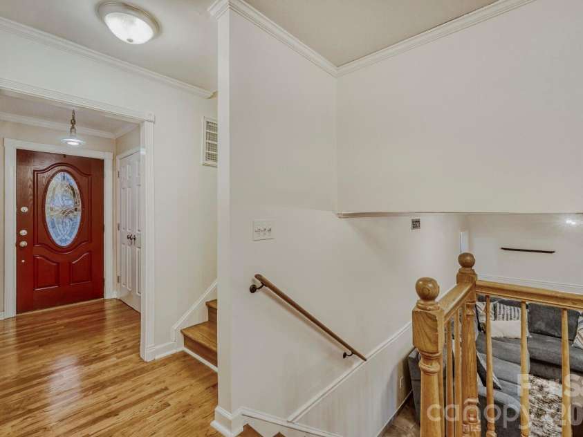 1315 Shady Bluff Drive, Charlotte, NC 28211.  MLS# CAR4358951, YatesRealty ID 4618. 