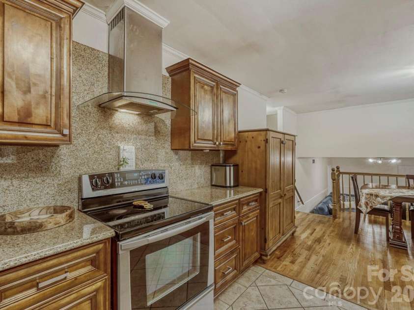 1315 Shady Bluff Drive, Charlotte, NC 28211.  MLS# CAR4358951, YatesRealty ID 4618. 