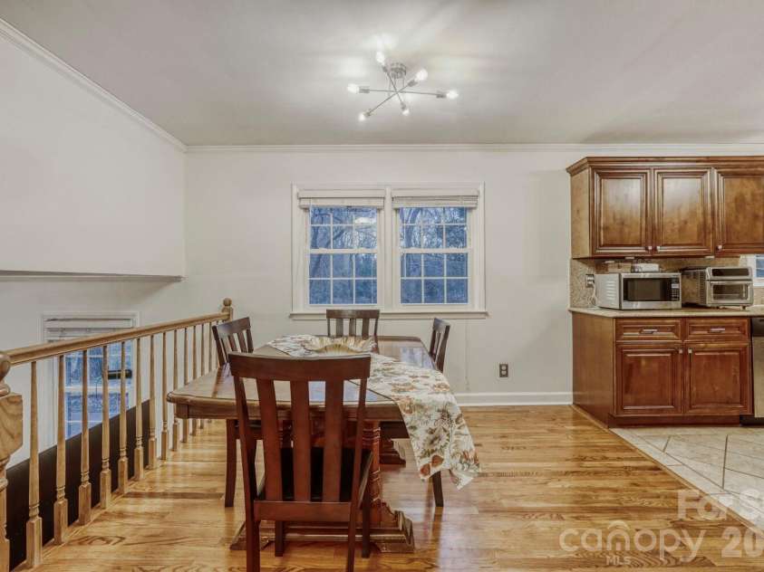 1315 Shady Bluff Drive, Charlotte, NC 28211.  MLS# CAR4358951, YatesRealty ID 4618. 
