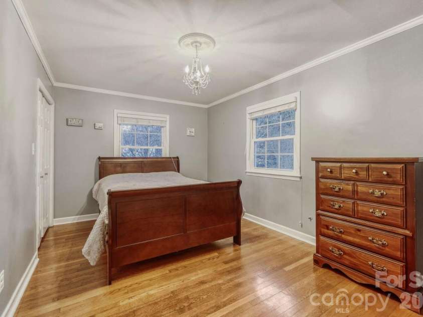 1315 Shady Bluff Drive, Charlotte, NC 28211.  MLS# CAR4358951, YatesRealty ID 4618. 