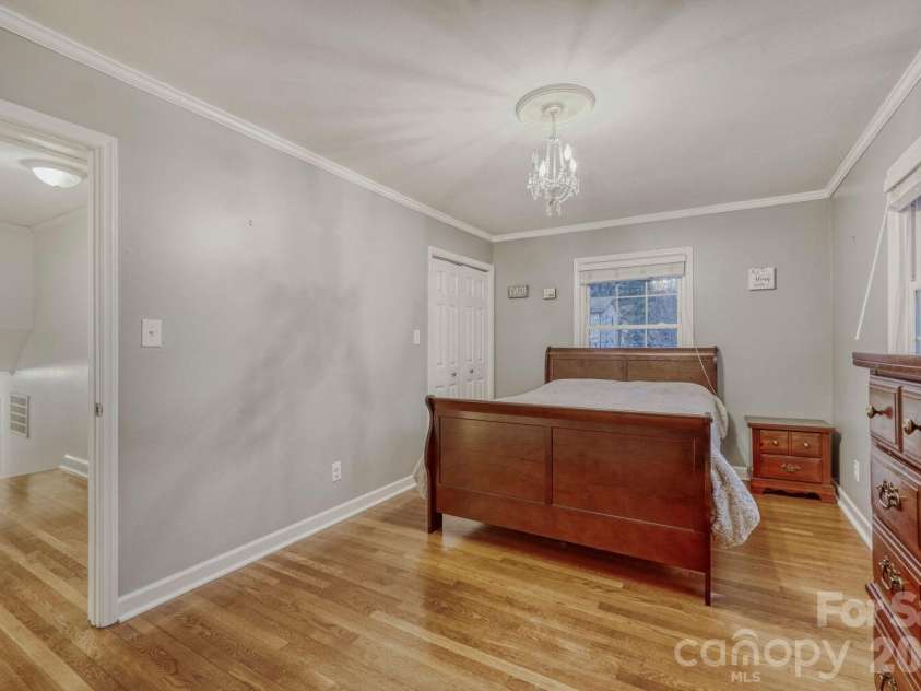 1315 Shady Bluff Drive, Charlotte, NC 28211.  MLS# CAR4358951, YatesRealty ID 4618. 