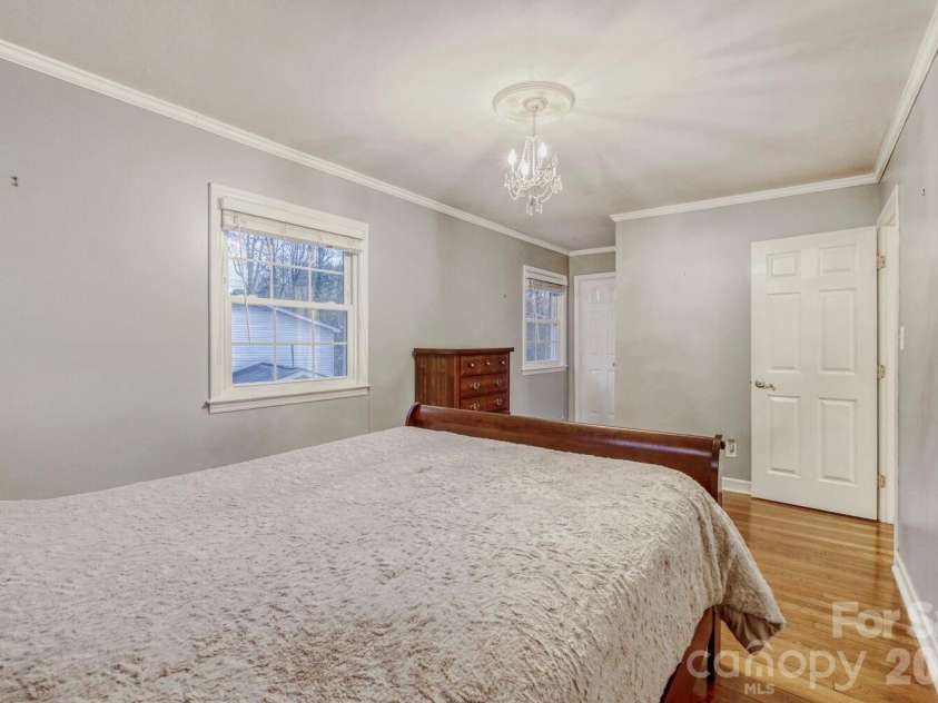 1315 Shady Bluff Drive, Charlotte, NC 28211.  MLS# CAR4358951, YatesRealty ID 4618. 