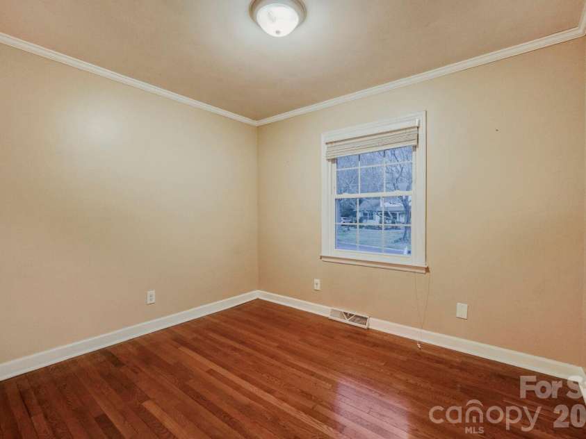 1315 Shady Bluff Drive, Charlotte, NC 28211.  MLS# CAR4358951, YatesRealty ID 4618. 