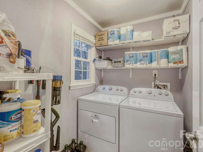1315 Shady Bluff Drive, Charlotte, NC 28211.  MLS# CAR4358951, YatesRealty ID 4618. 