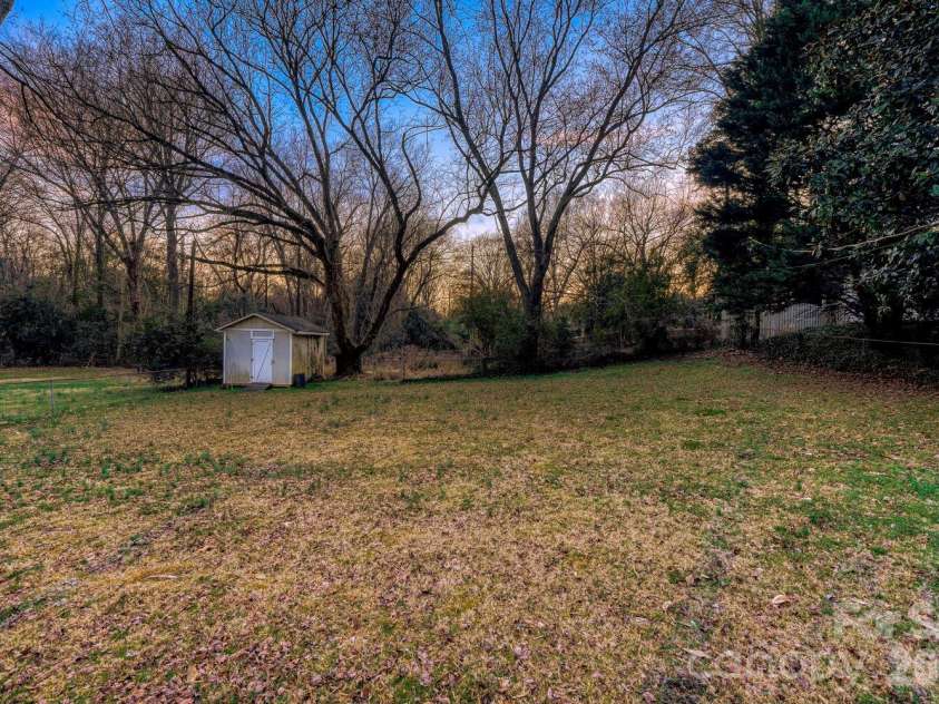 1315 Shady Bluff Drive, Charlotte, NC 28211.  MLS# CAR4358951, YatesRealty ID 4618. 