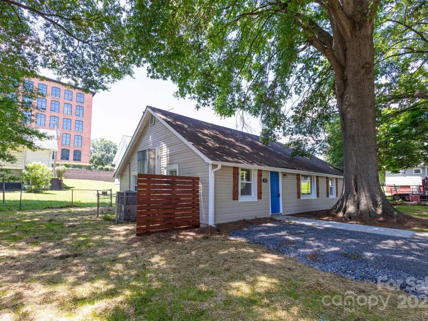307 Ransom Street, Gastonia, NC 28052.  MLS# CAR4308860, YatesRealty ID 4618. 