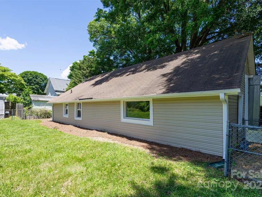 307 Ransom Street, Gastonia, NC 28052.  MLS# CAR4308860, YatesRealty ID 4618. 