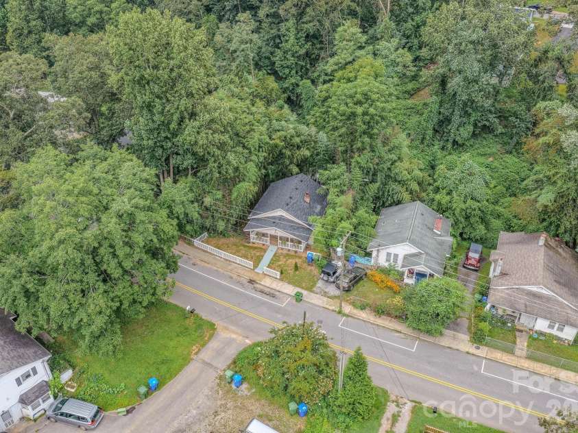 298 State Street, Asheville, NC 28806.  MLS# CAR4416453, YatesRealty ID 46180. 