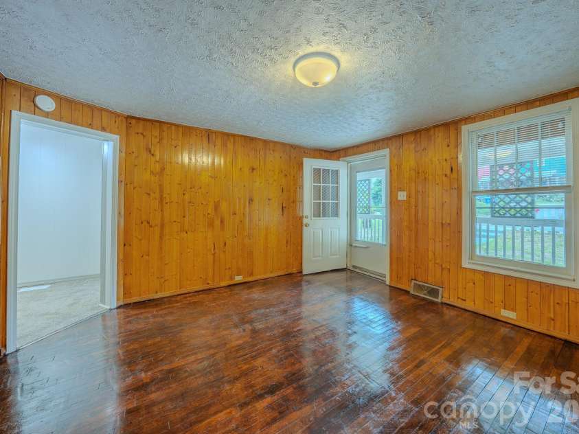 298 State Street, Asheville, NC 28806.  MLS# CAR4416453, YatesRealty ID 46180. 