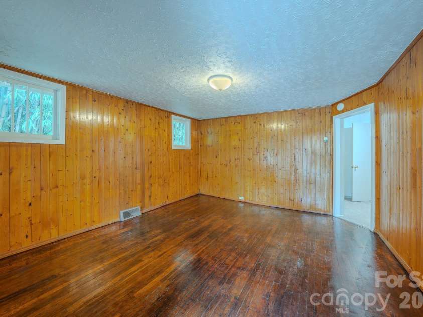 298 State Street, Asheville, NC 28806.  MLS# CAR4416453, YatesRealty ID 46180. 