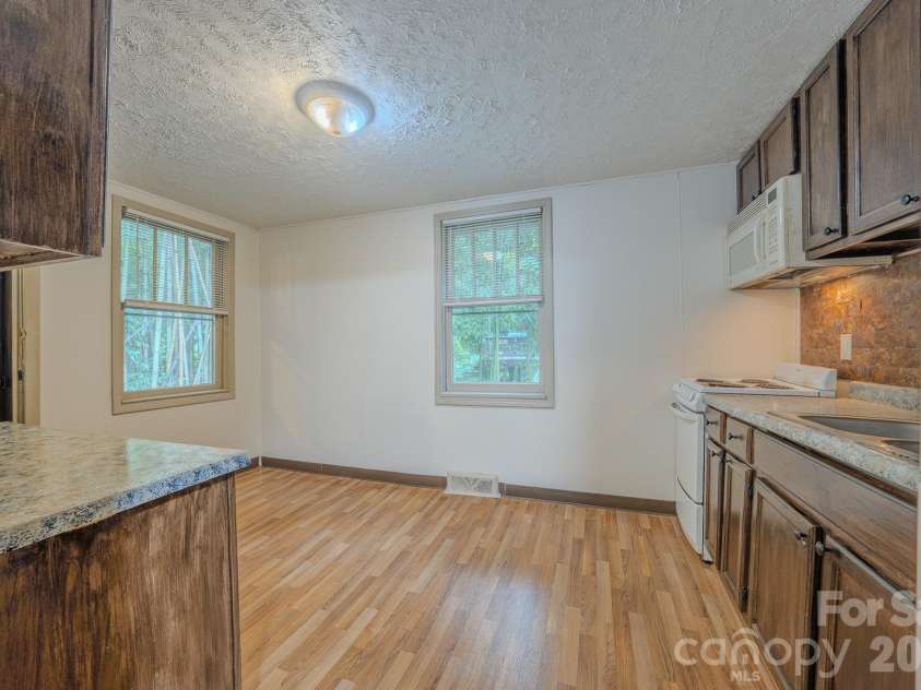 298 State Street, Asheville, NC 28806.  MLS# CAR4416453, YatesRealty ID 46180. 