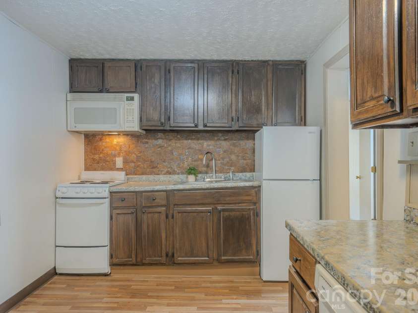 298 State Street, Asheville, NC 28806.  MLS# CAR4416453, YatesRealty ID 46180. 