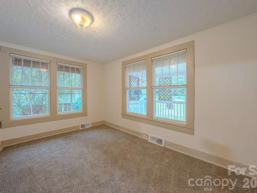 298 State Street, Asheville, NC 28806.  MLS# CAR4416453, YatesRealty ID 46180. 