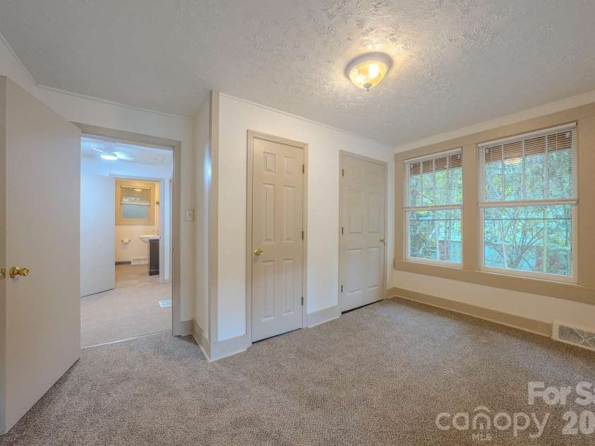 298 State Street, Asheville, NC 28806.  MLS# CAR4416453, YatesRealty ID 46180. 