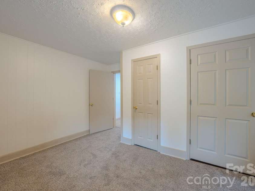 298 State Street, Asheville, NC 28806.  MLS# CAR4416453, YatesRealty ID 46180. 