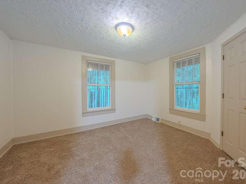 298 State Street, Asheville, NC 28806.  MLS# CAR4416453, YatesRealty ID 46180. 