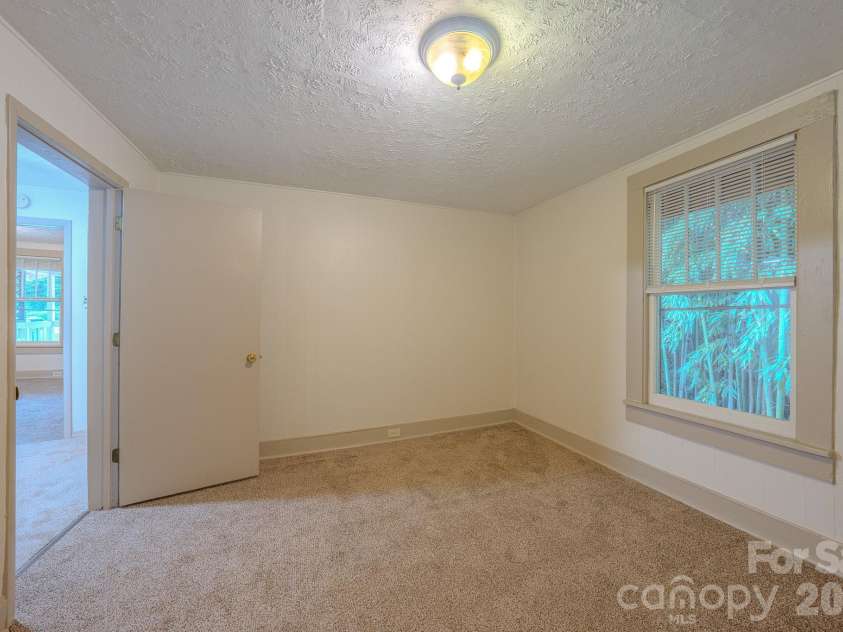 298 State Street, Asheville, NC 28806.  MLS# CAR4416453, YatesRealty ID 46180. 