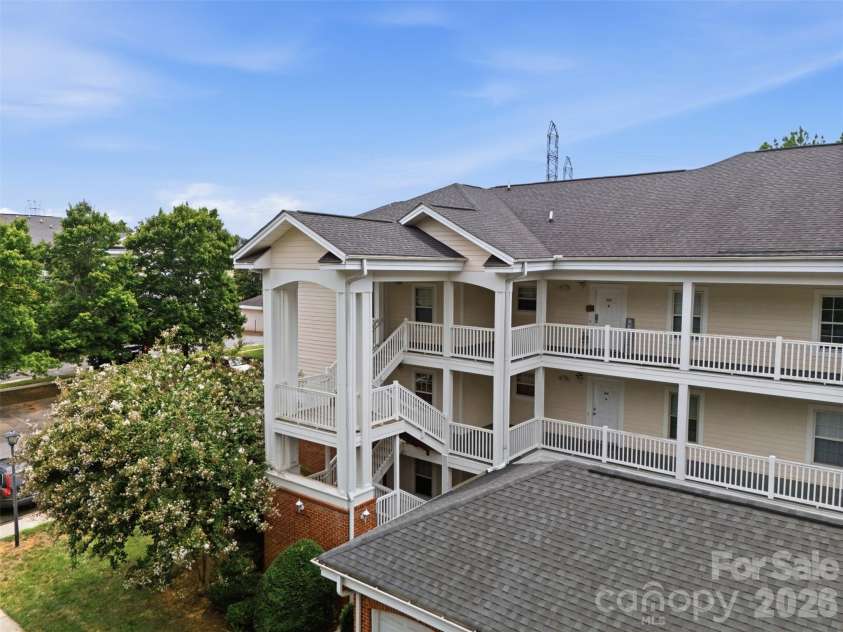 8751 Coralbell Lane, Charlotte, NC 28213.  MLS# CAR4413082, YatesRealty ID 46182. 