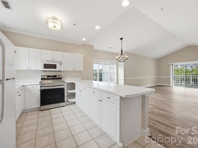 8751 Coralbell Lane, Charlotte, NC 28213.  MLS# CAR4413082, YatesRealty ID 46182. 