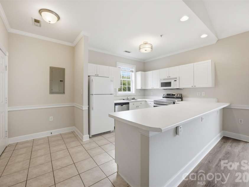 8751 Coralbell Lane, Charlotte, NC 28213.  MLS# CAR4413082, YatesRealty ID 46182. 