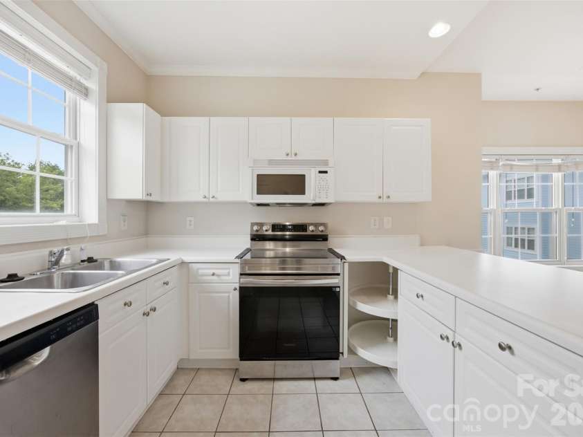 8751 Coralbell Lane, Charlotte, NC 28213.  MLS# CAR4413082, YatesRealty ID 46182. 