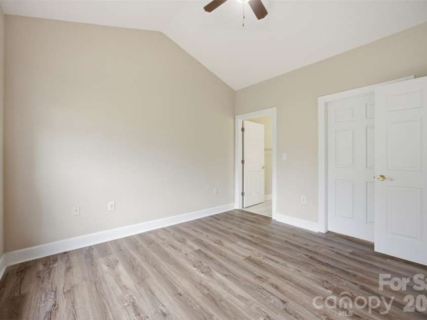 8751 Coralbell Lane, Charlotte, NC 28213.  MLS# CAR4413082, YatesRealty ID 46182. 