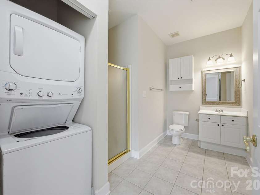 8751 Coralbell Lane, Charlotte, NC 28213.  MLS# CAR4413082, YatesRealty ID 46182. 