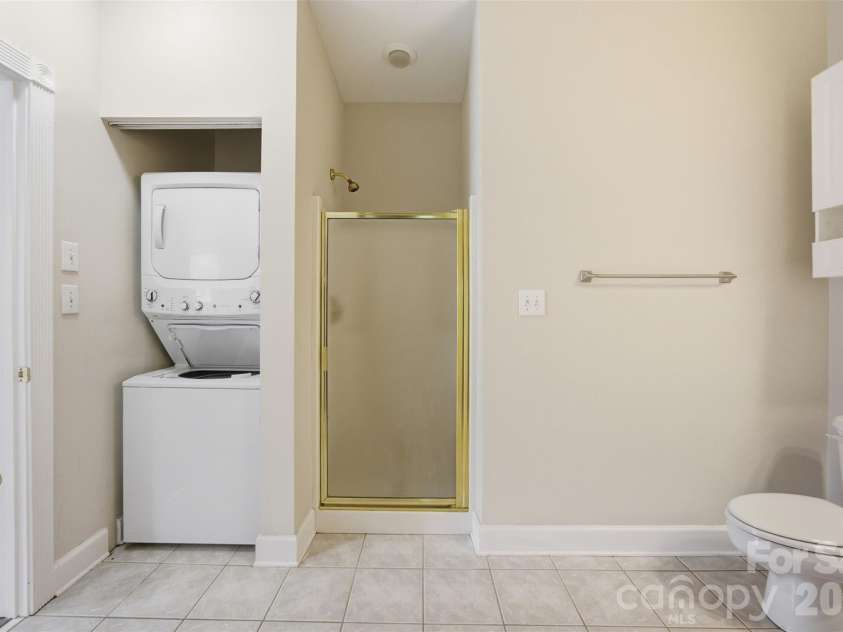8751 Coralbell Lane, Charlotte, NC 28213.  MLS# CAR4413082, YatesRealty ID 46182. 